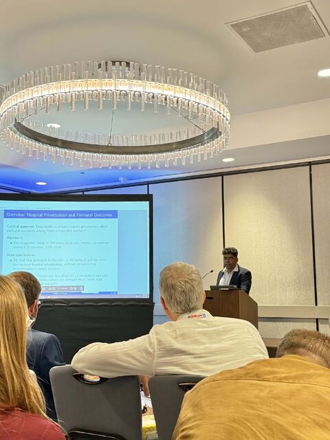 Emtiaz Hritan presenting at the 2026 ASHEcon Conference in Minneapolis